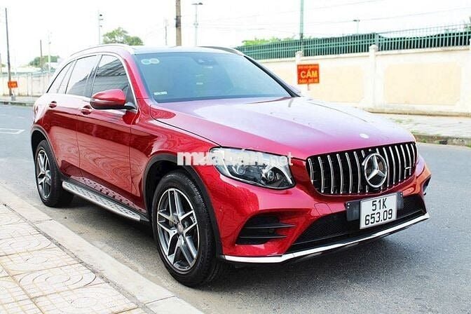 Mercedes Benz GLC300 2016 - Màu Đỏ Sang Trọng