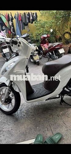 hon đa xe Vision 110 màu trắng đầu 2022