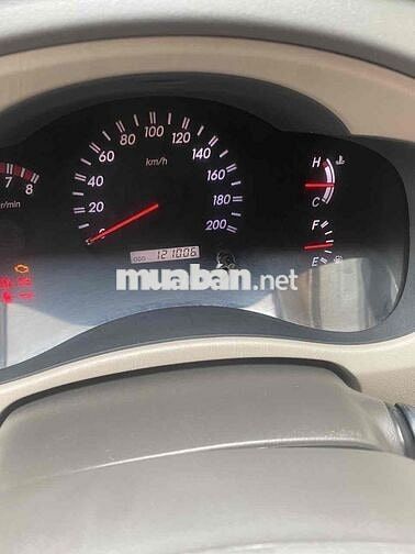 Toyota Innova 2011 V - 122 km
