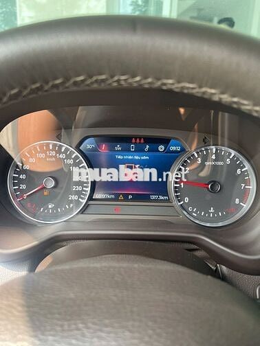 VinFast Lux SA2.0 2021 Plus 2.0 AT - 700000 km
