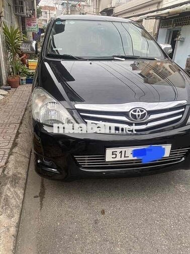 Toyota Innova 2011 V - 122 km