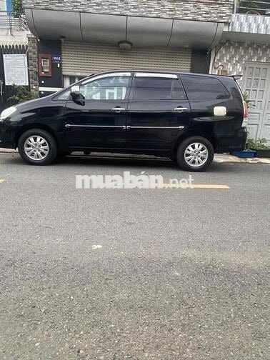 Toyota Innova 2011 V - 122 km