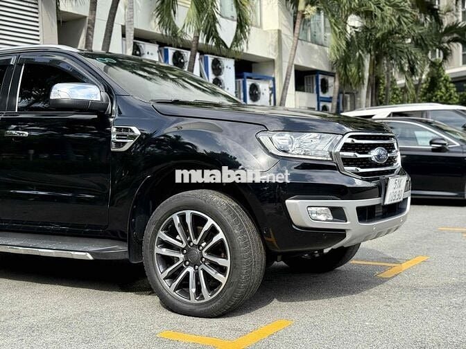 Ford Everest 2018 Titanium 2.0L 4x4 AT - 90000 km