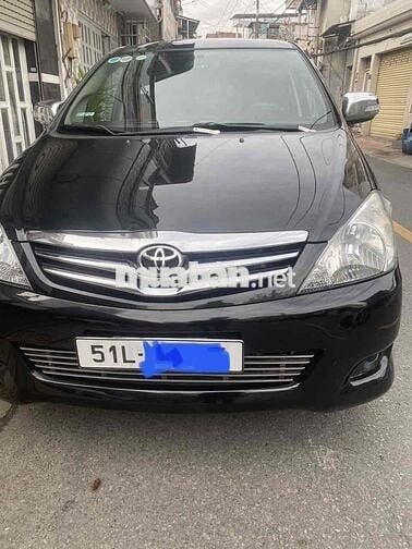 Toyota Innova 2011 V - 122 km