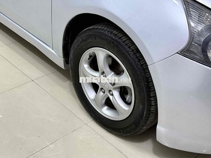 Mitsubishi Grandis 2005 2.4 AT - 99000 km