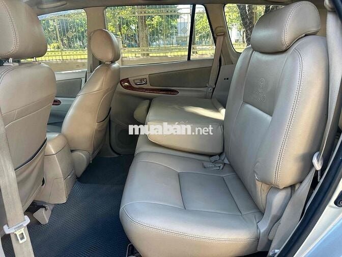 Toyota Innova 2008 G - 123456 km