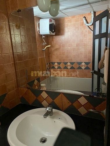Cho thuê căn hộ lầu 9 full nội thất