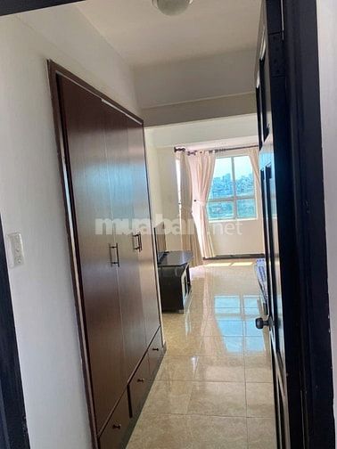 Cho thuê căn hộ lầu 9 full nội thất