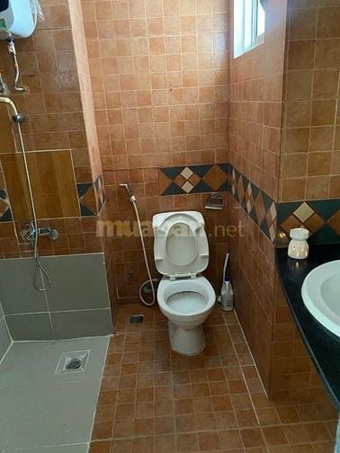 Cho thuê căn hộ lầu 9 full nội thất