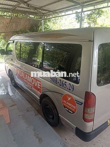 Xe Toyota Hiace 6 2005