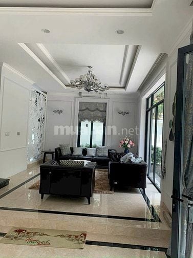 Chính chủ cho thuê Biệt Thự đơn lập VIP có hồ bơi giá 130 tr 