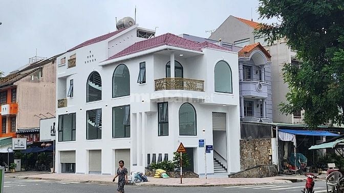 Bán nhà ngay KDC Phú Nhuận Sông Giồng, căn góc đường Thân Văn Nhiếp, 