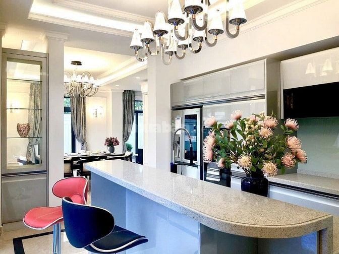 Chính chủ cho thuê Biệt Thự đơn lập VIP có hồ bơi giá 130 tr 