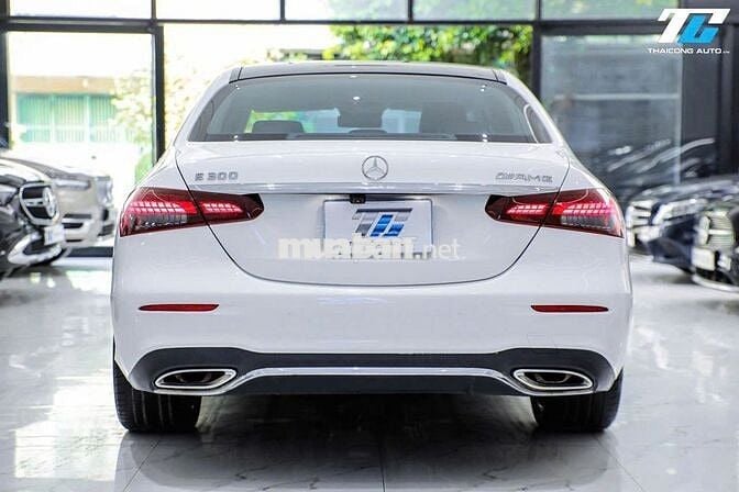 Mercedes E300 AMG model 2022 trắng nội thất đẹp