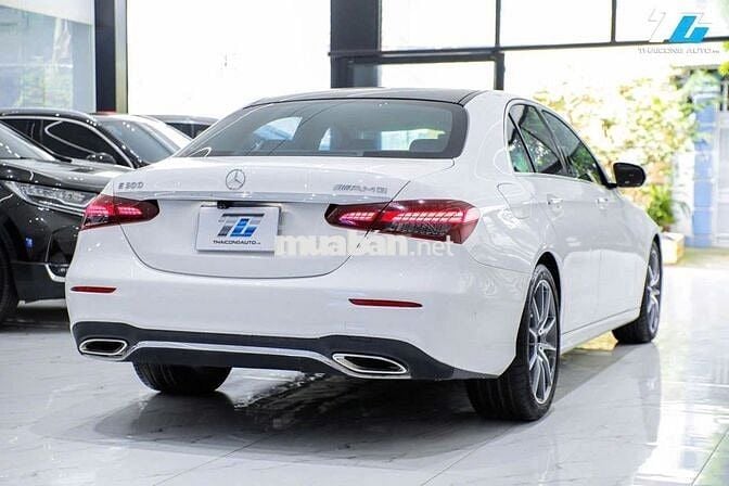 Mercedes E300 AMG model 2022 trắng nội thất đẹp