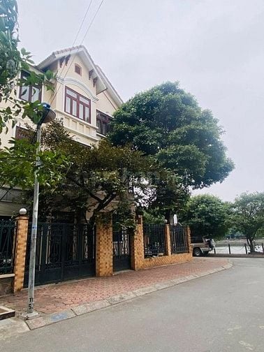 Cực Phẩm, Bán Biệt thự Lô Góc,Mặt Hồ Văn Quán, Hà Đông: 230m2, MT 30m
