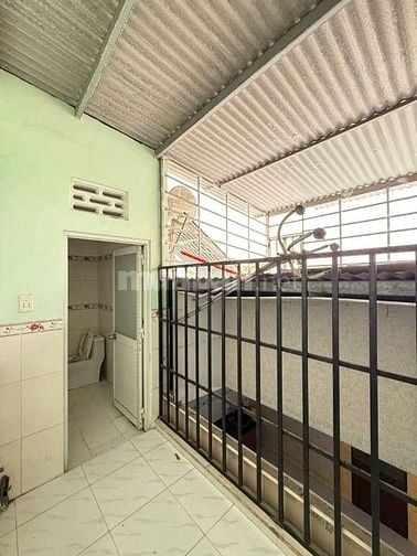 Chú 6 cần tiền bán căn nhà 1 trệt 1 lầu ở Tân Hiệp, Hóc Môn, 790 triệu
