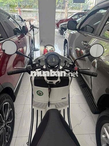 VESPA GTS 300 - 2025 mới lướt 1K có xe chạy liền