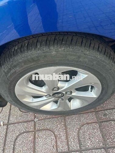 Hyundai Grand i10 2018 Sedan 1.2 MT - 50000 km