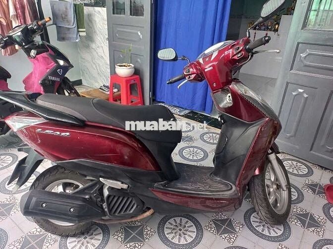Xe Lead 2014 màu Đỏ BSTP máy móc êm lợi xăng