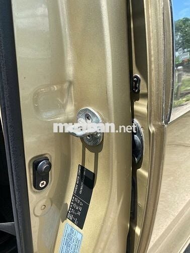 GIA ĐÌNH CẦN BÁN XE HUYNDAI STAREX 9 CHỖ ĐỜI 2010