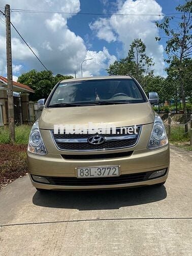 GIA ĐÌNH CẦN BÁN XE HUYNDAI STAREX 9 CHỖ ĐỜI 2010