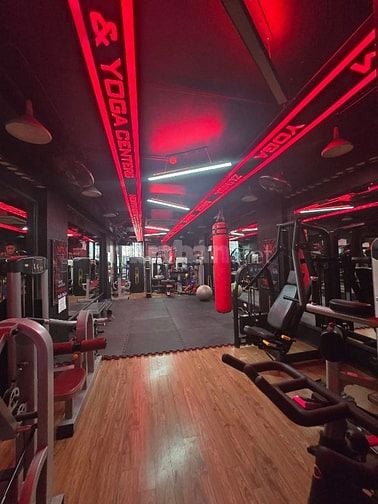 Bán Toà nhà Nguyễn Thái Học, văn phòng, kinh doanh thể thao đỉnh cao
