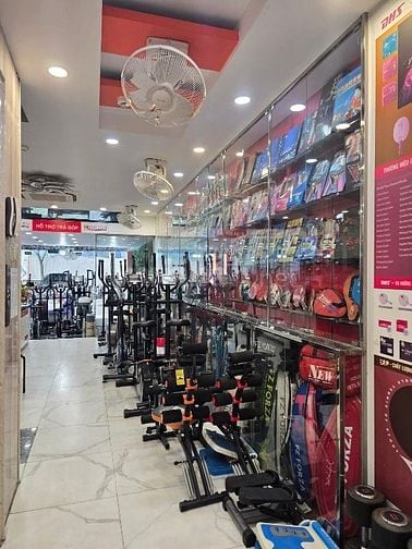 Bán Toà nhà Nguyễn Thái Học, văn phòng, kinh doanh thể thao đỉnh cao