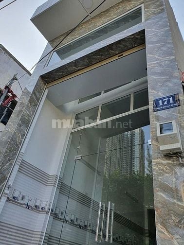 Cho Thuê nhà MT nguyên căn giáp Quận 1, Vinhomes,  Saigon Pear 