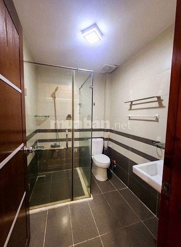 6,25tỷ Nhà 2 lầu đúc 4pn hẻm ba gác quay đầu Sổ hồng riêng P2Q8
