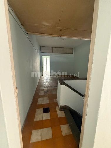 Cho thuê nhà mặt tiền Nguyễn Chí Thanh, P.3, Q.10 giá 23tr