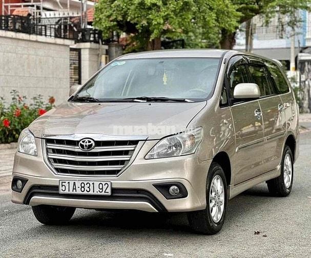 Toyota Innova 2014 2.0E - 92000 km