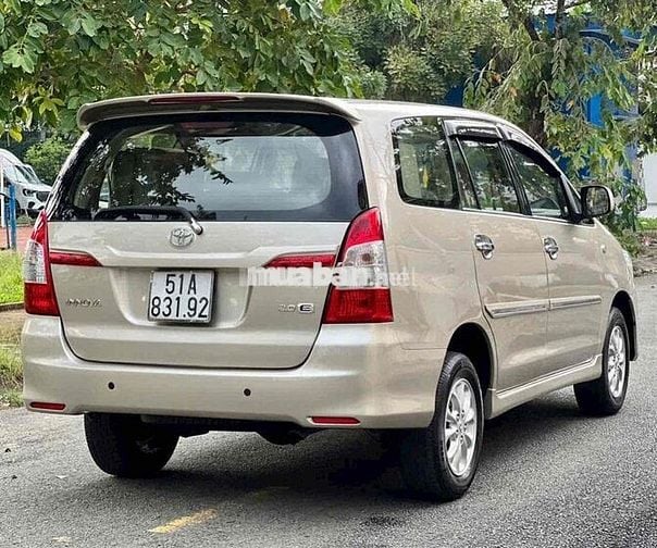 Toyota Innova 2014 2.0E - 92000 km