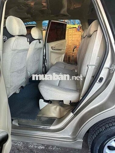 Toyota Innova 2014 2.0E - 92000 km