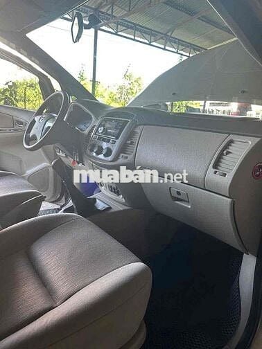 Toyota Innova 2014 2.0E - 92000 km