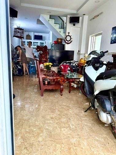 Nhà Hiếm Rẻ Đẹp chợ Tân Hương, 63m2 , 2 tầng , chỉ hơn 4 tỷ