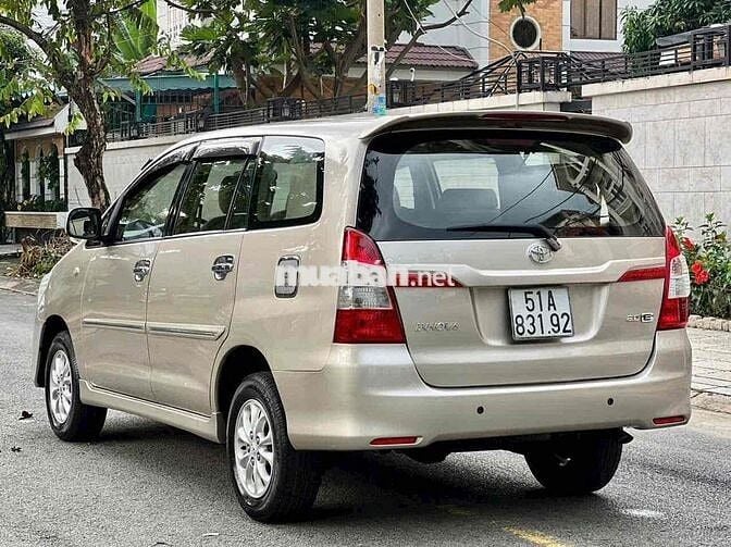 Toyota Innova 2014 2.0E - 92000 km