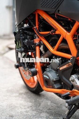 KTM DUKE 390