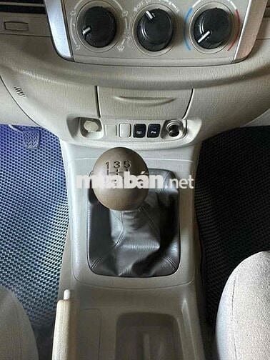 Toyota Innova 2014 2.0E - 92000 km