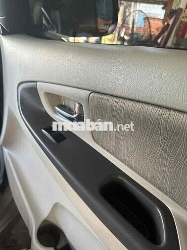 Toyota Innova 2014 2.0E - 92000 km