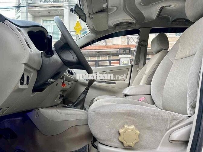 Toyota Innova 2014 2.0E - 92000 km