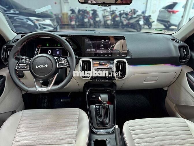 Kia Sonet 2024 Premium 1.5 AT - 16900 km
