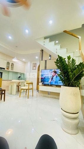 Nhà sân vườn nghỉ dưỡng trung tâm Phú Nhuận 51m² + sân riêng 39m²