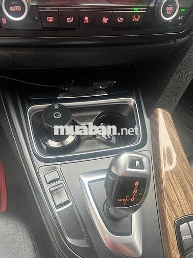 BMW 3 Series 2014 320i - 130000 km