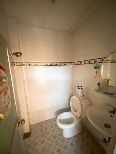 Nhà Cấp 4 sân vườn gần Hoàng Anh Gold House, DT 5x20m