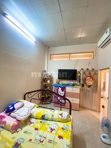 Nhà Cấp 4 sân vườn gần Hoàng Anh Gold House, DT 5x20m