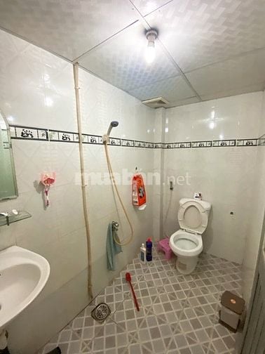Nhà Cấp 4 sân vườn gần Hoàng Anh Gold House, DT 5x20m