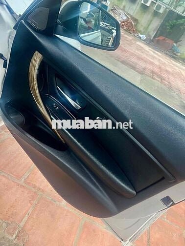 BMW 3 Series 2014 320i - 130000 km