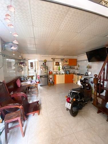 Nhà Cấp 4 sân vườn gần Hoàng Anh Gold House, DT 5x20m