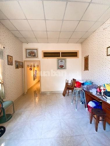 Nhà Cấp 4 sân vườn gần Hoàng Anh Gold House, DT 5x20m